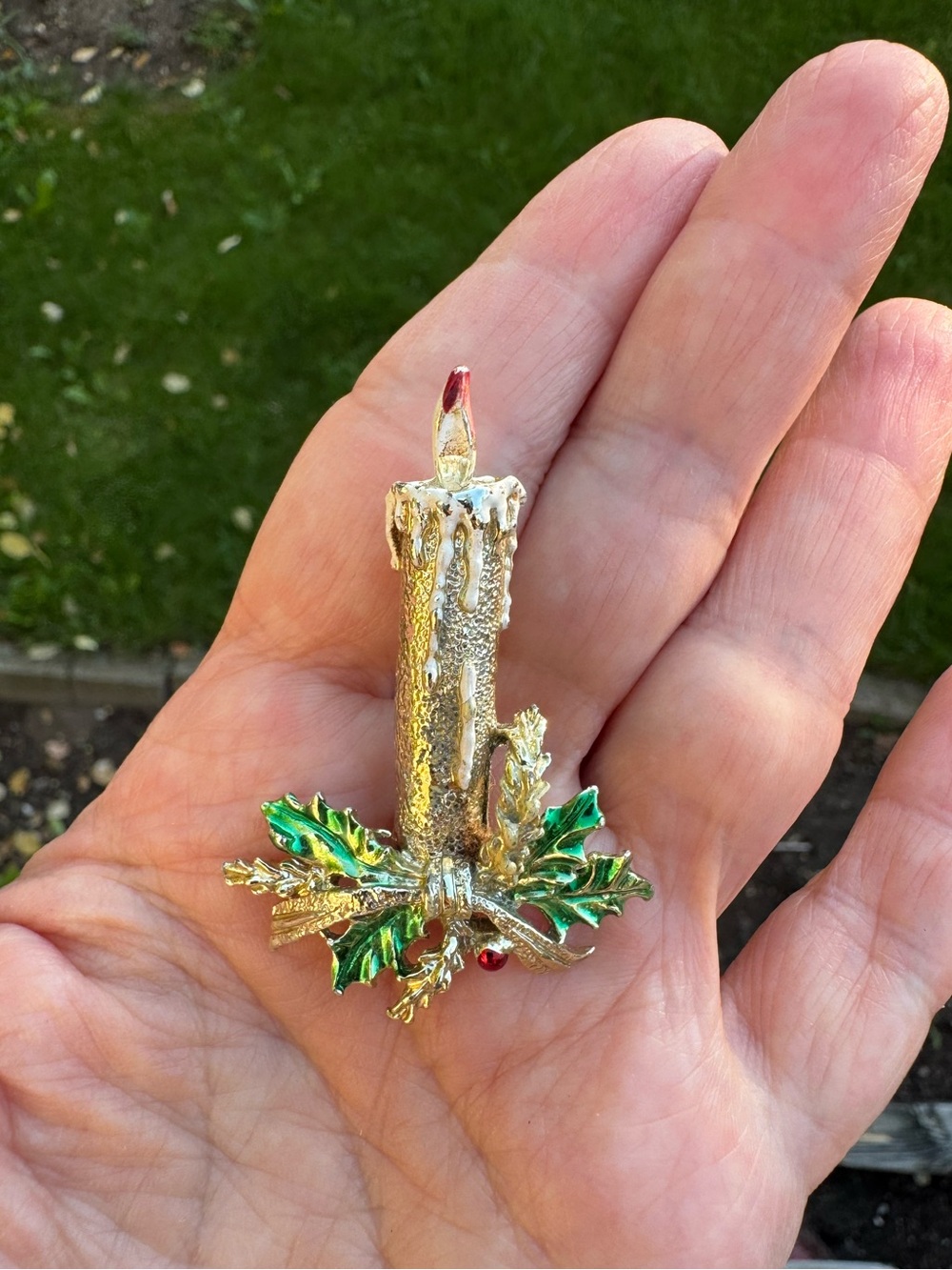 Gerry’s Gold-Tone Holiday Candle Brooch with Green Enamel Holly Accent